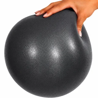 Pilates bumba 23 cm melna, mini pilates bumba fitnesam, vingrošanas bumba pilates treniņiem 3